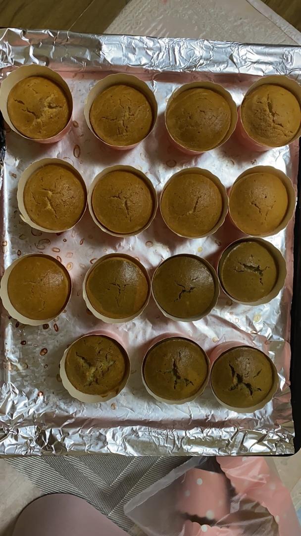 马芬杯子蛋糕，纸杯蛋糕，蔓越莓麦芬蛋糕，cupcake