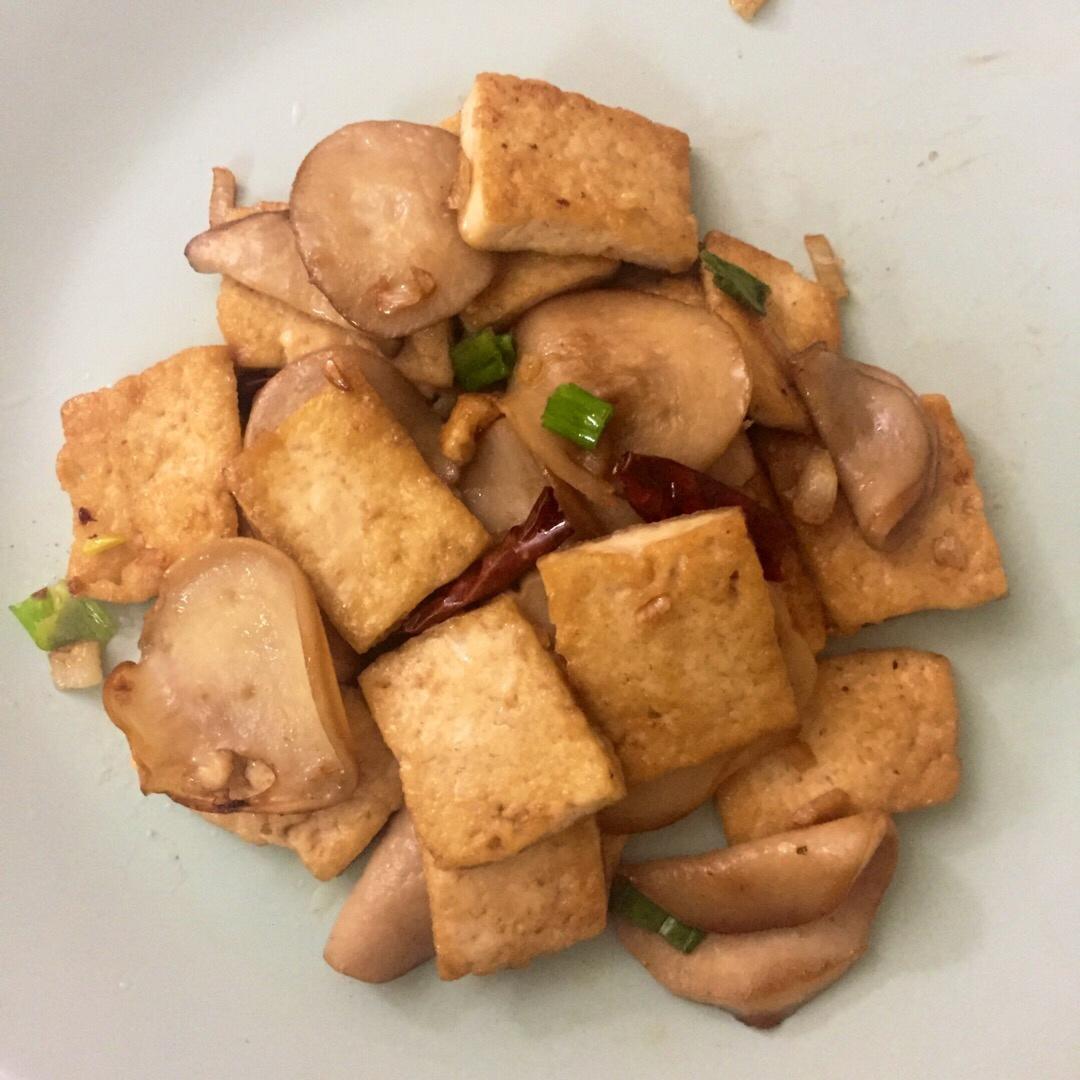 鸡腿菇烧豆腐