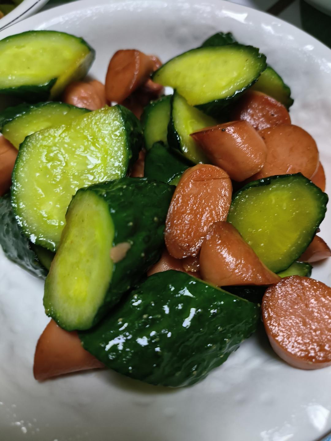 火腿肠炒黄瓜
