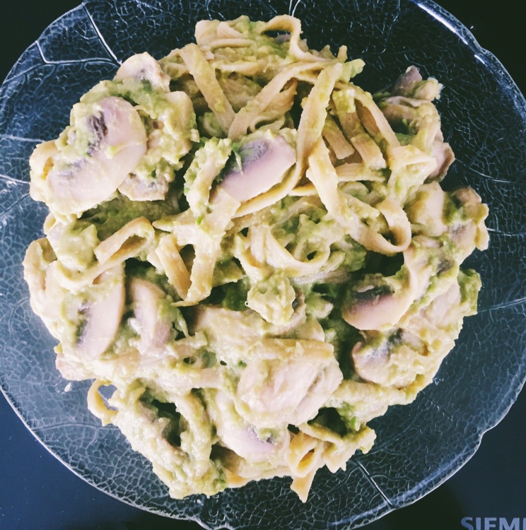 牛油果芦笋意面（Spaghetti with Avocado and Asparagus）