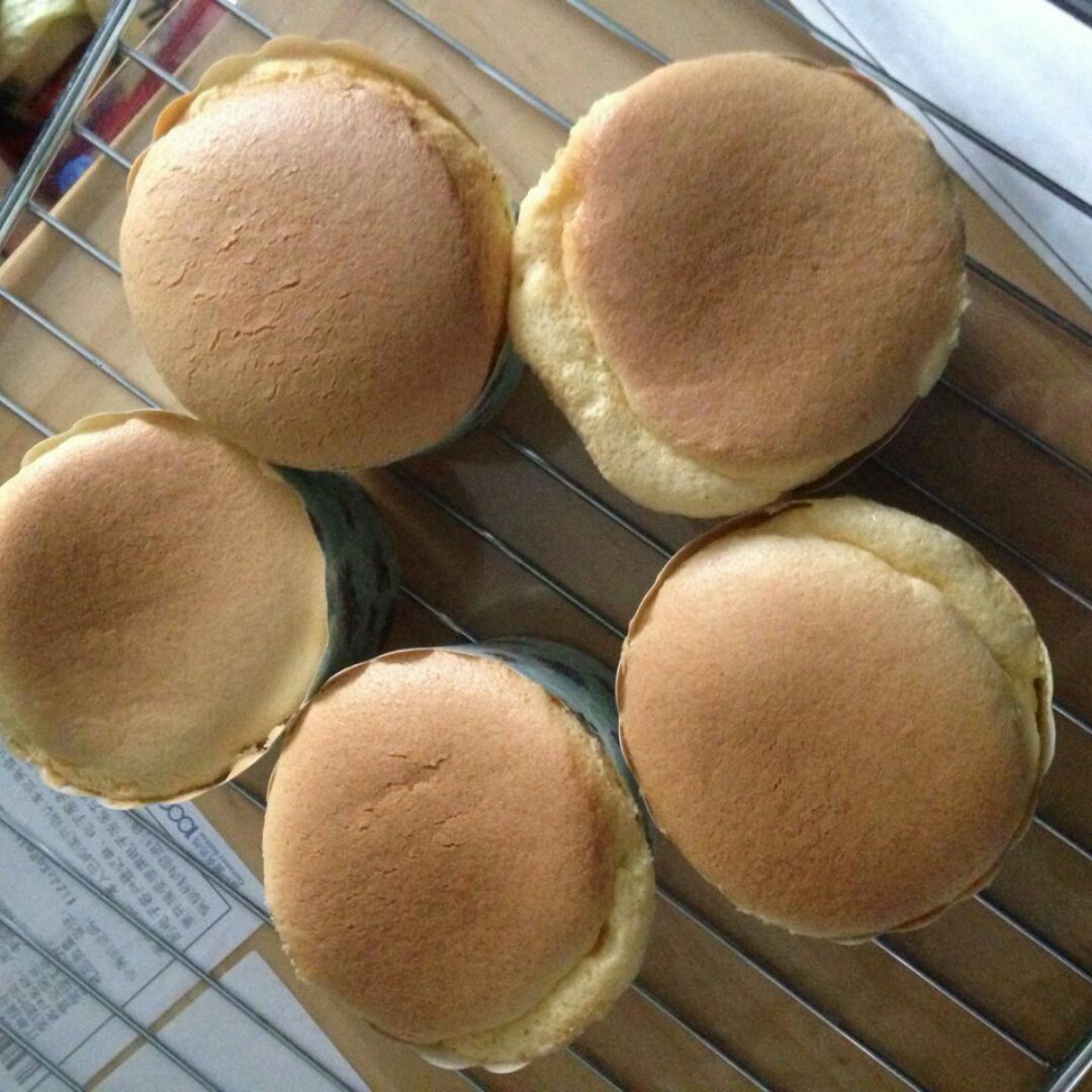 软绵绵戚风纸杯蛋糕