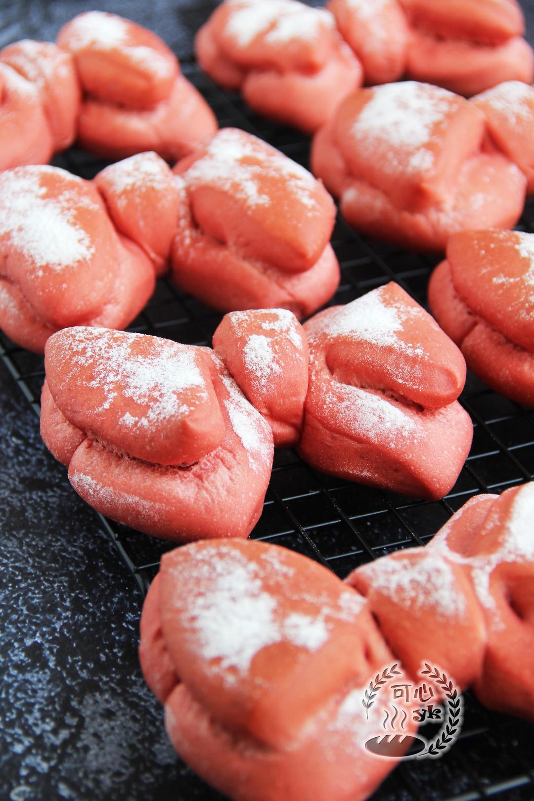 少女心爆棚的红色蝴蝶结面包的全部作品