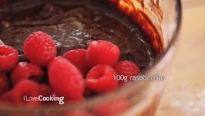树莓布朗尼——浓郁巧克力搭配红粉佳人的做法 步骤6