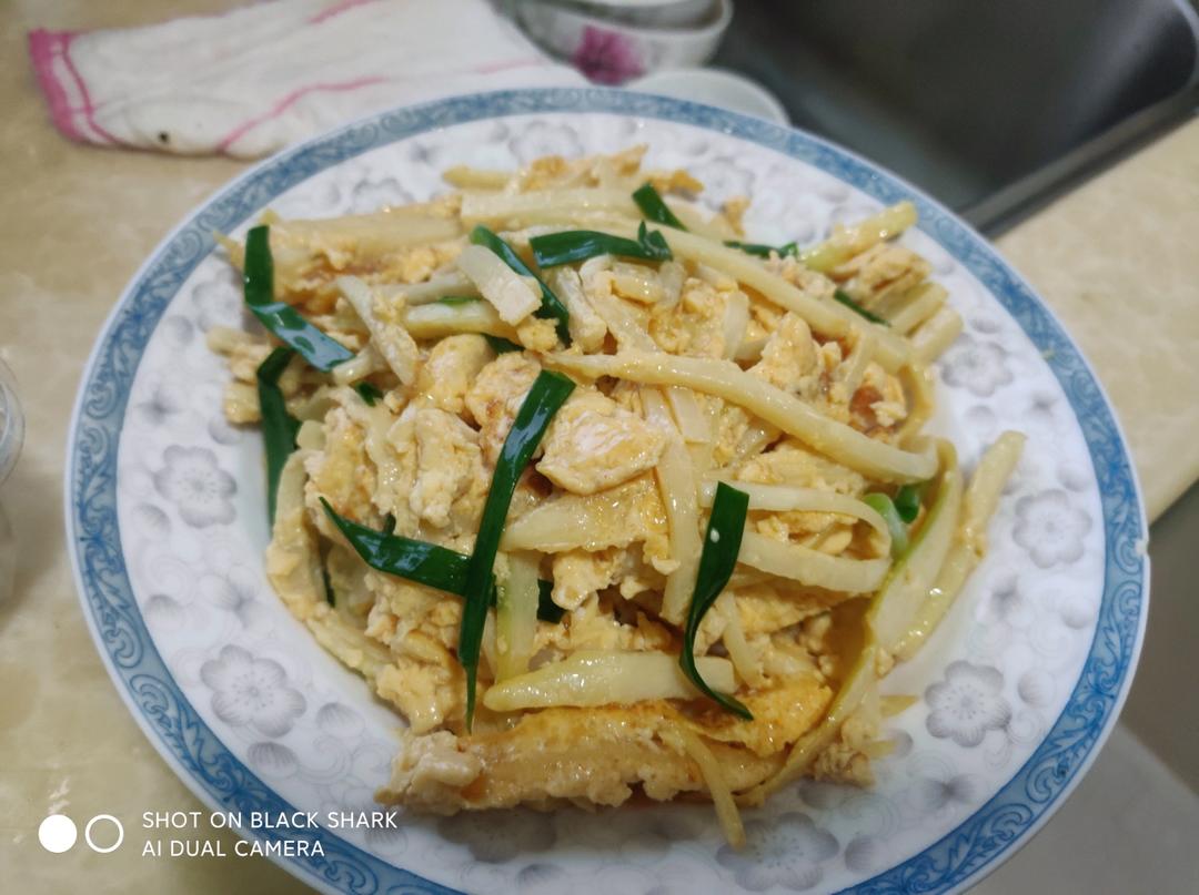 三种版本之茭白丝炒蛋