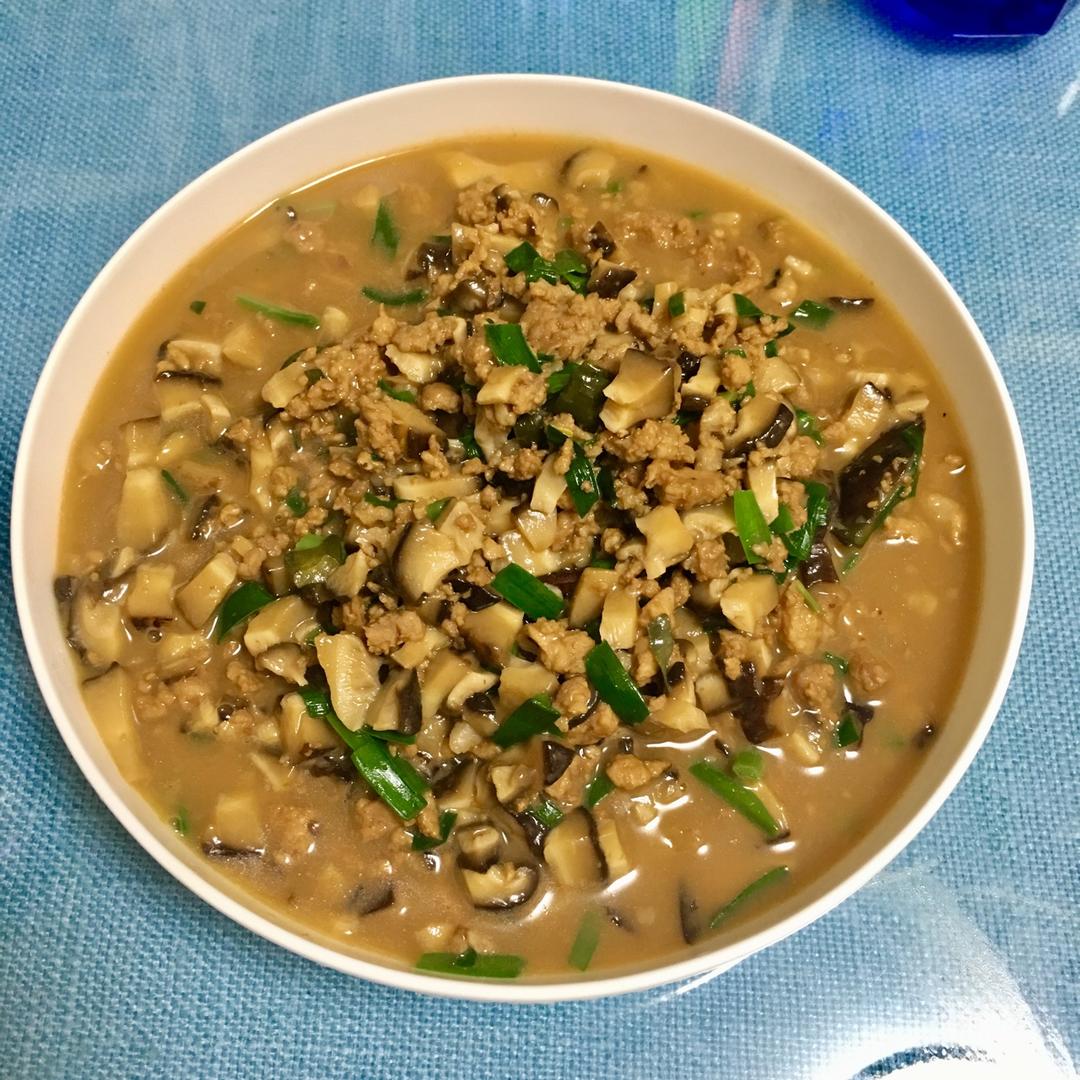 卤肉饭味的香菇肉燥--速速开饭