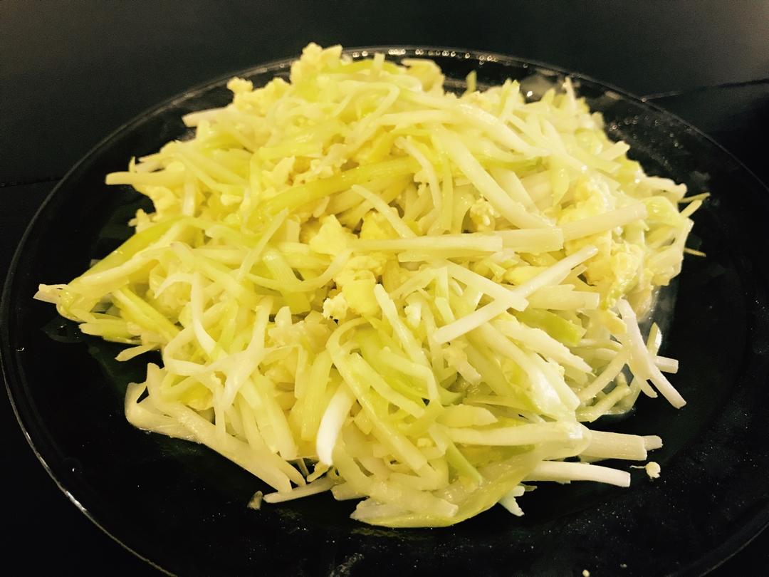 韭菜黄炒鸡蛋
