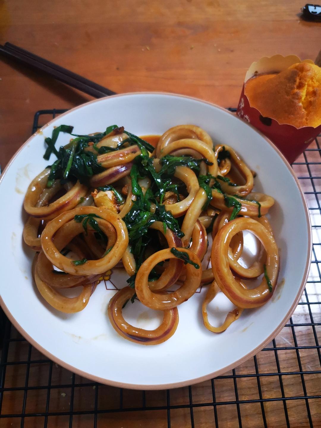 炒鱿鱼圈