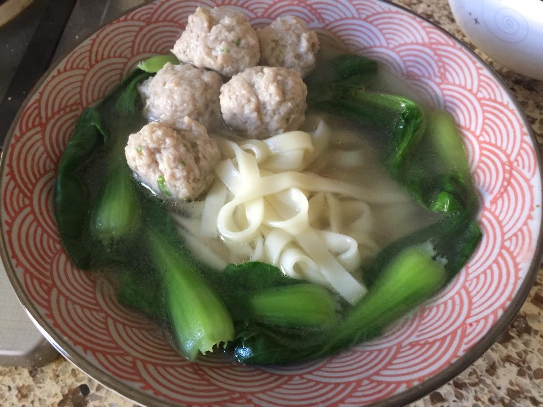 生汆丸子三鲜汤