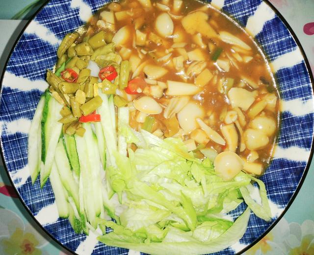 菌菇炸酱面的做法