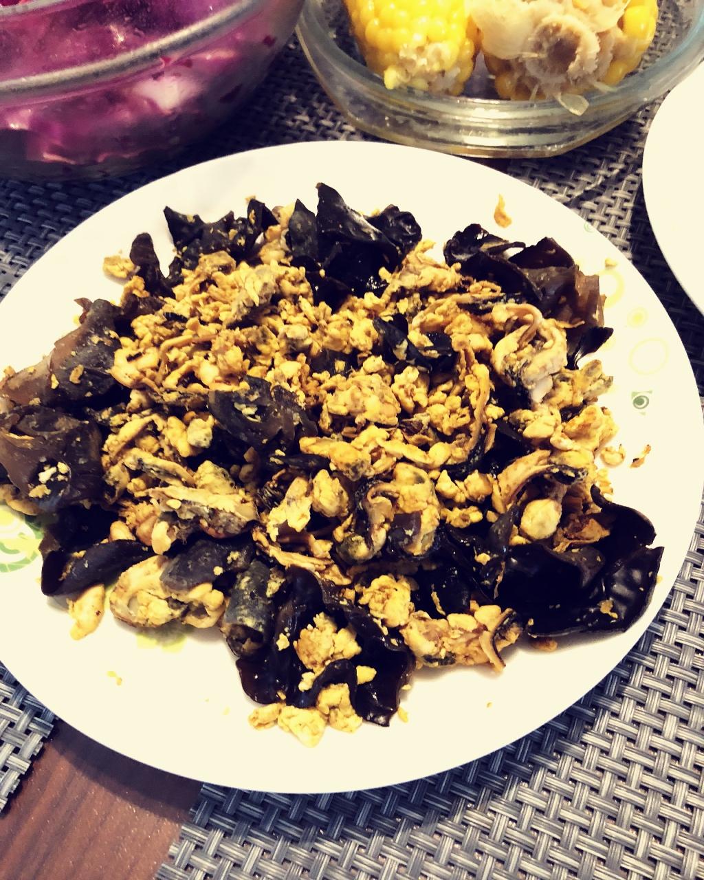 海鲜家常菜的首选——海虹炒蛋