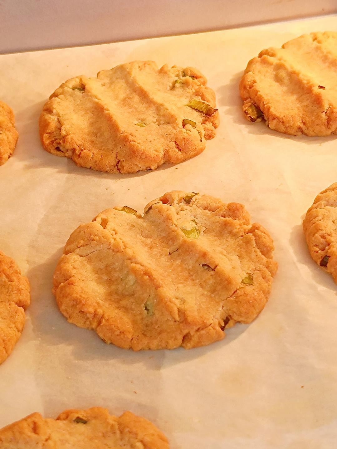 绝对是你吃过最浓郁的葱多多桃酥 葱油桃酥