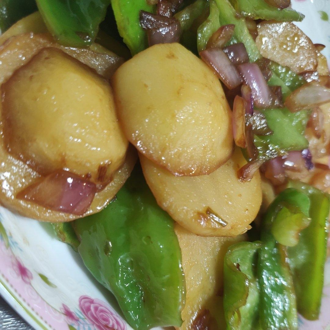比肉都好吃的青椒炒土豆片😋简单又美味❗️