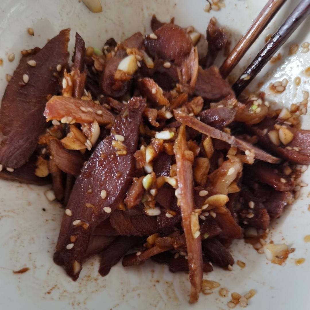 下酒菜㊙️蒜香剁椒蒸腊猪肉‼️好吃赛过腊牛肉