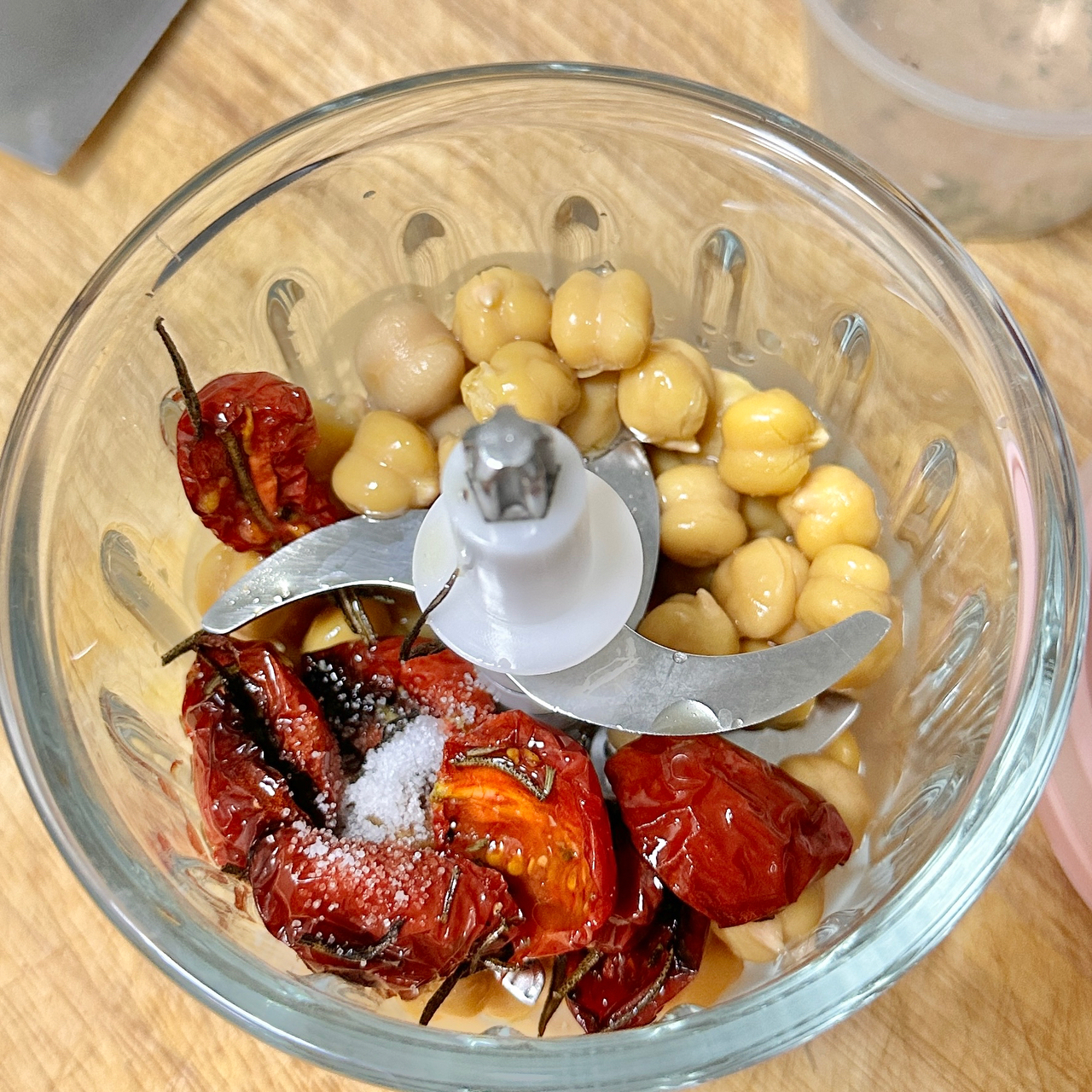 油浸番茄干鹰嘴豆泥（ref.豆沙肉包）的做法 步骤5