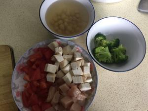 鹰嘴豆鸡胸番茄汤（增肌减脂）的做法 步骤2