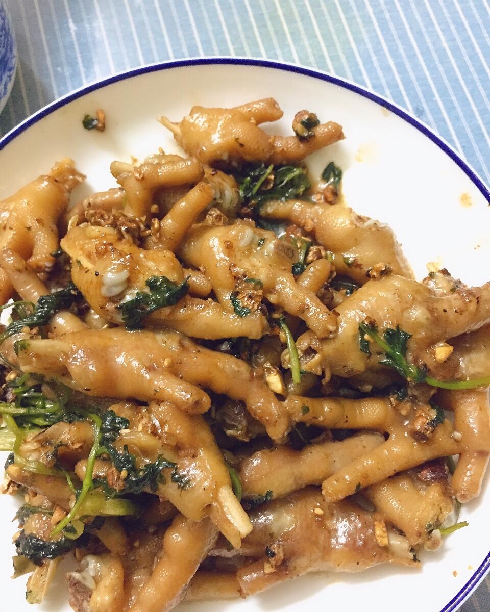 回味无穷的沙姜鸡脚