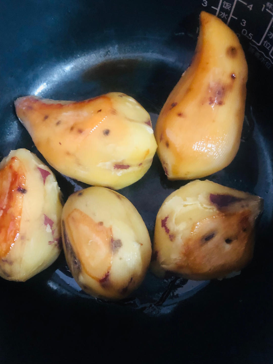 电饭煲煮烤红薯-不用烤箱也可以烤出一样好吃的红薯而且还不上火🍠