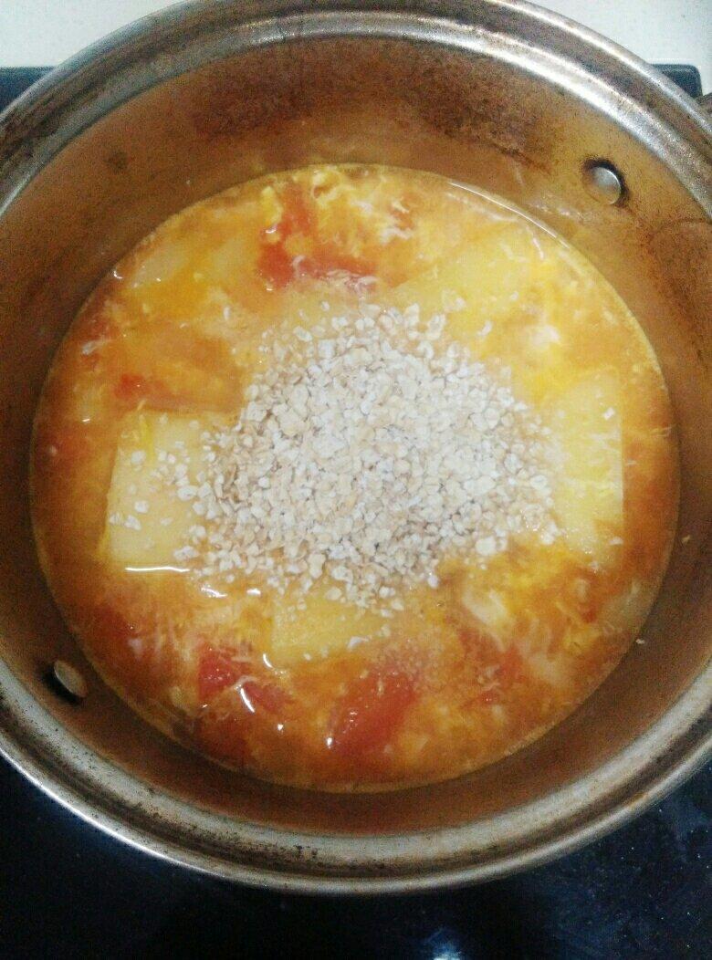 《黑暗料理》番茄苹果土豆燕麦汤的做法 步骤5