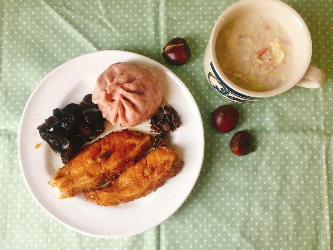 每天，叫醒我的是早餐