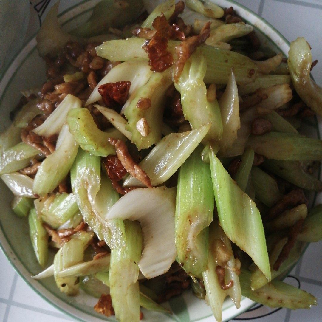芹菜炒肉丝