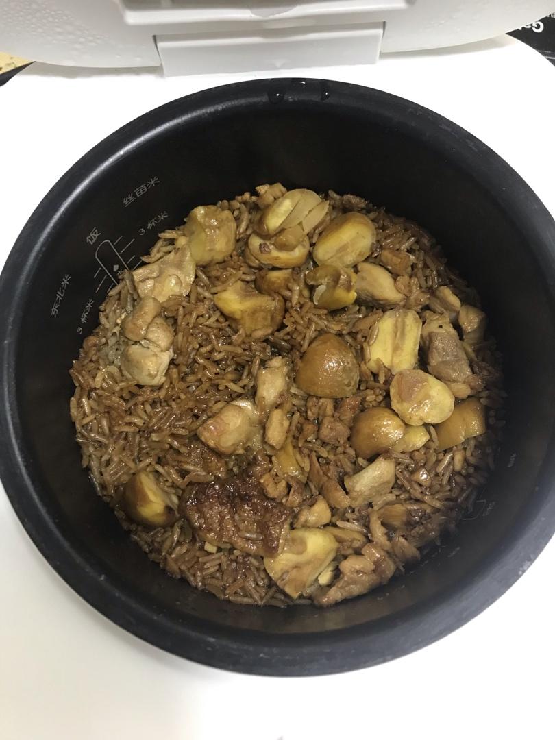 【电饭煲板栗鸡腿焖饭】