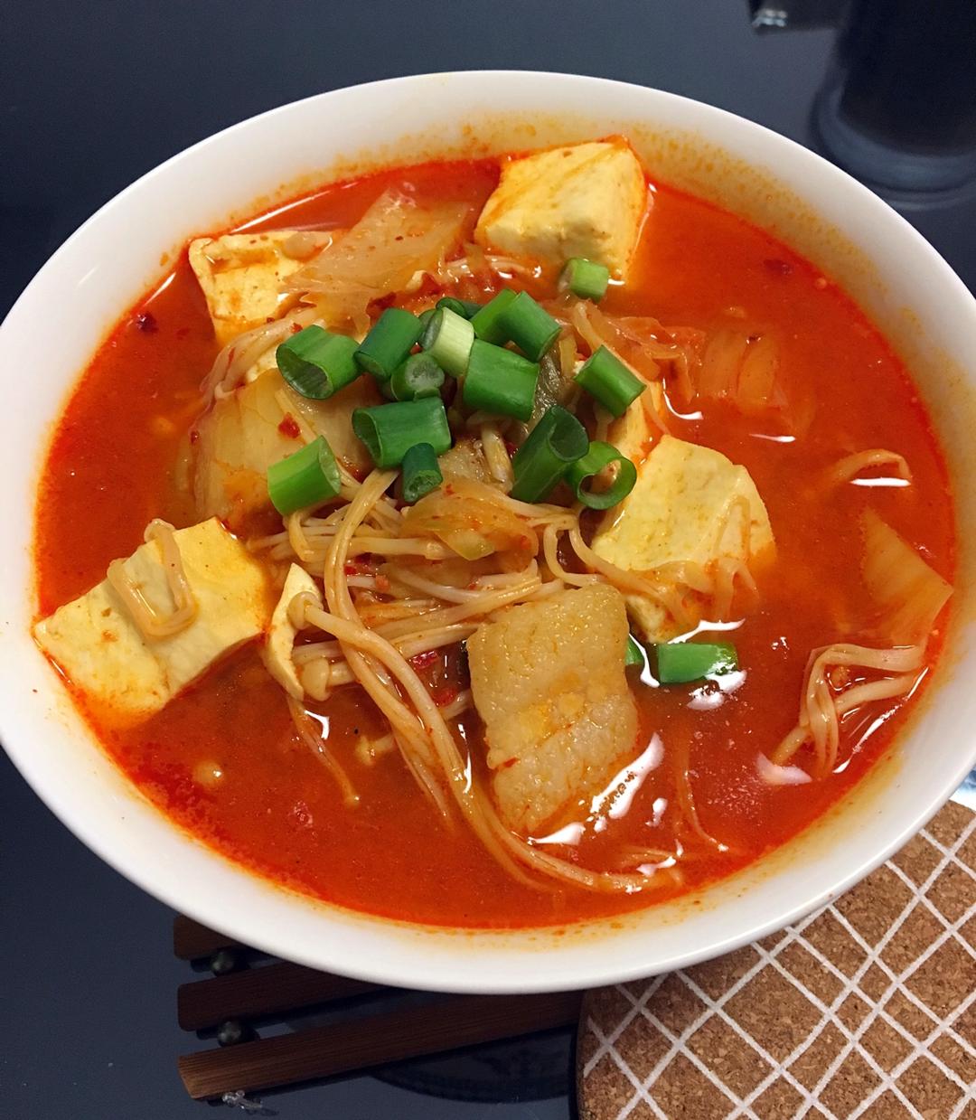 辣白菜豆腐汤