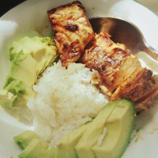 三文鱼牛油果拌饭