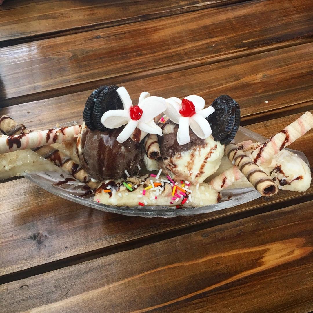 冰淇淋香蕉船——满记甜品