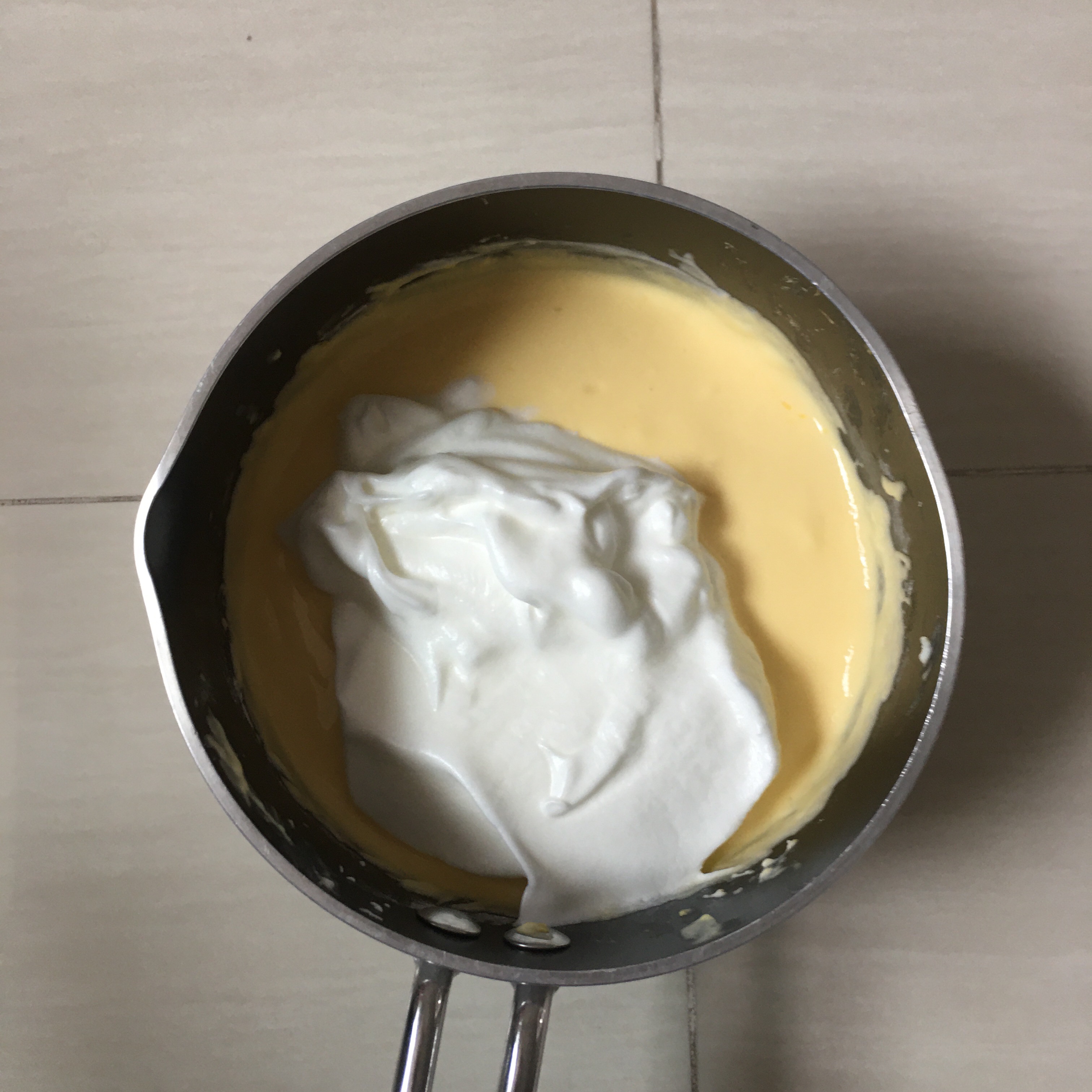 只需蛋/面粉/酸奶/勺子/碗筷的懒人蒸蛋糕的做法 步骤10