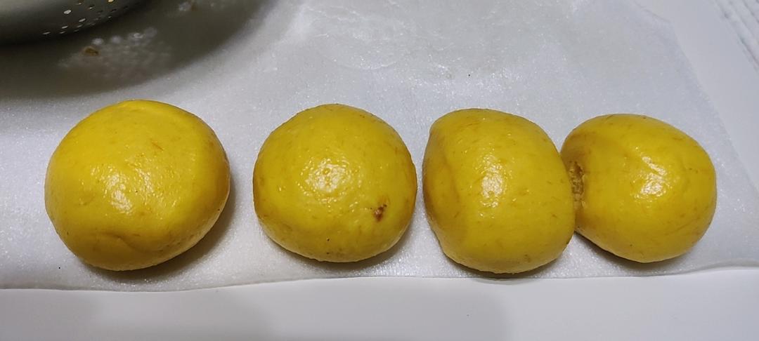 新手也可以--详解如何做出人见人爱、金黄的南瓜馒头