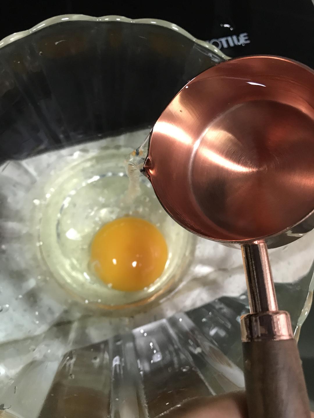 葱花肉松鸡蛋卷（超好吃，香喷喷）的做法 步骤2