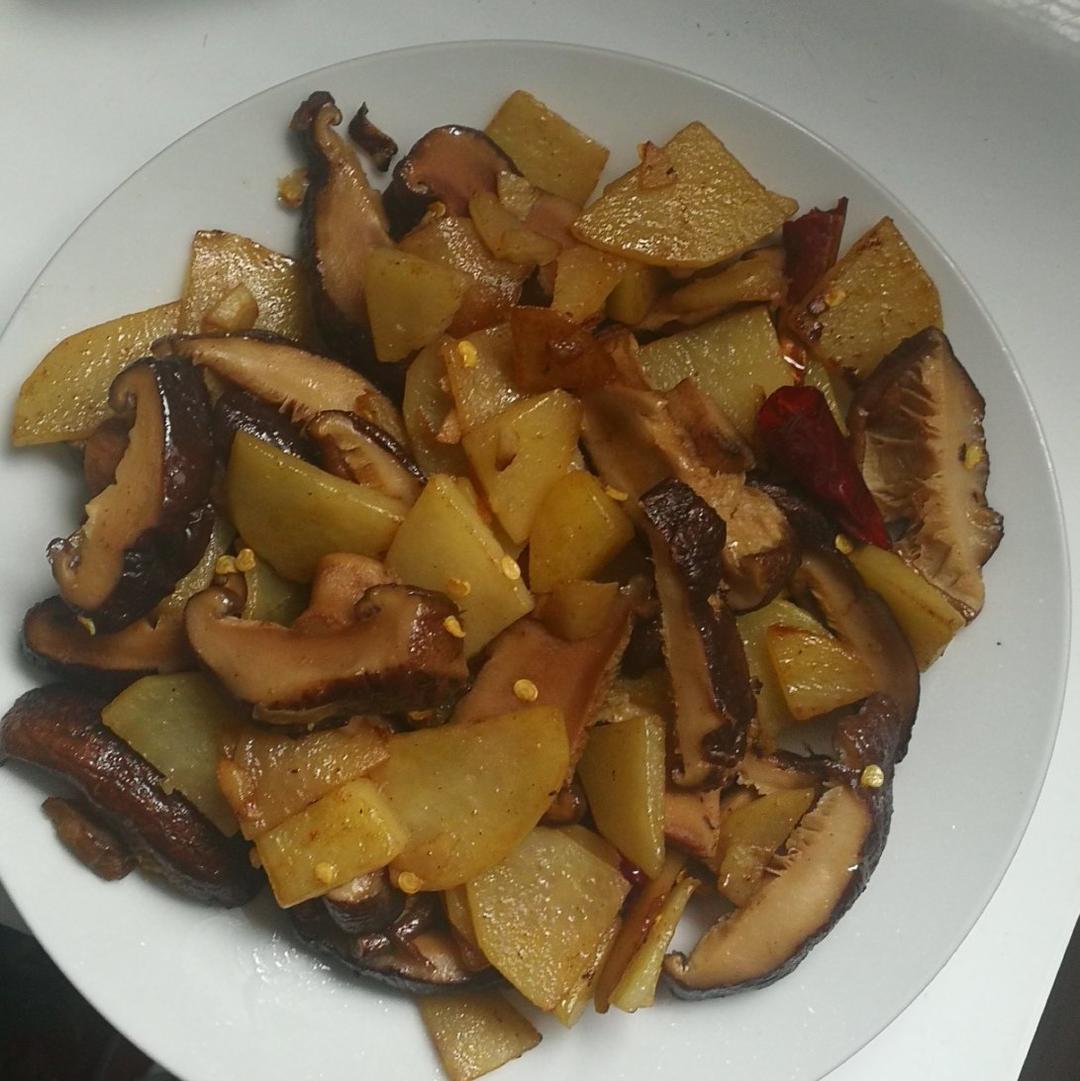 香菇炒土豆片