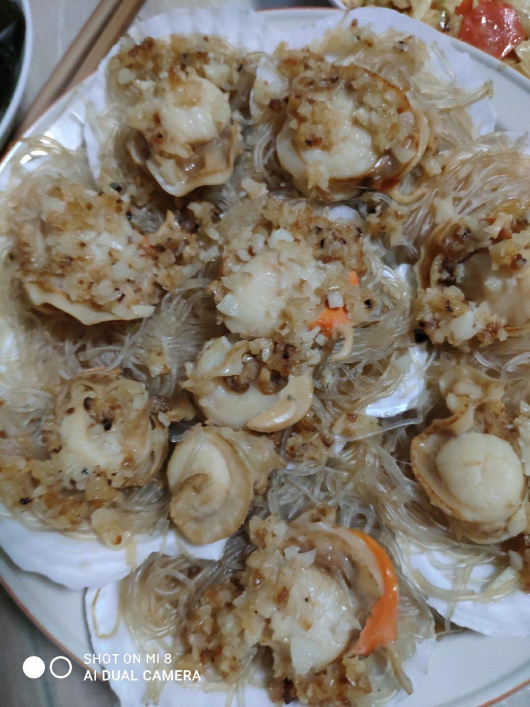 蒜蓉粉丝蒸扇贝  附金银蒜的做法