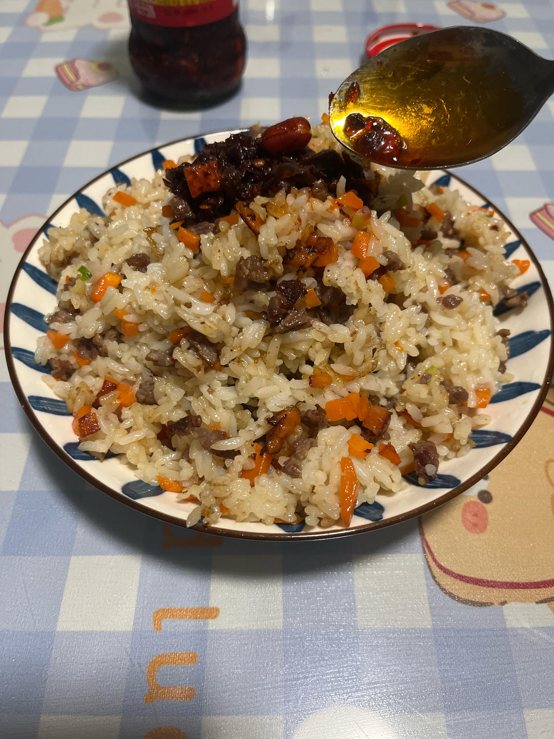 孩子最爱吃香喷喷的牛肉粒炒饭