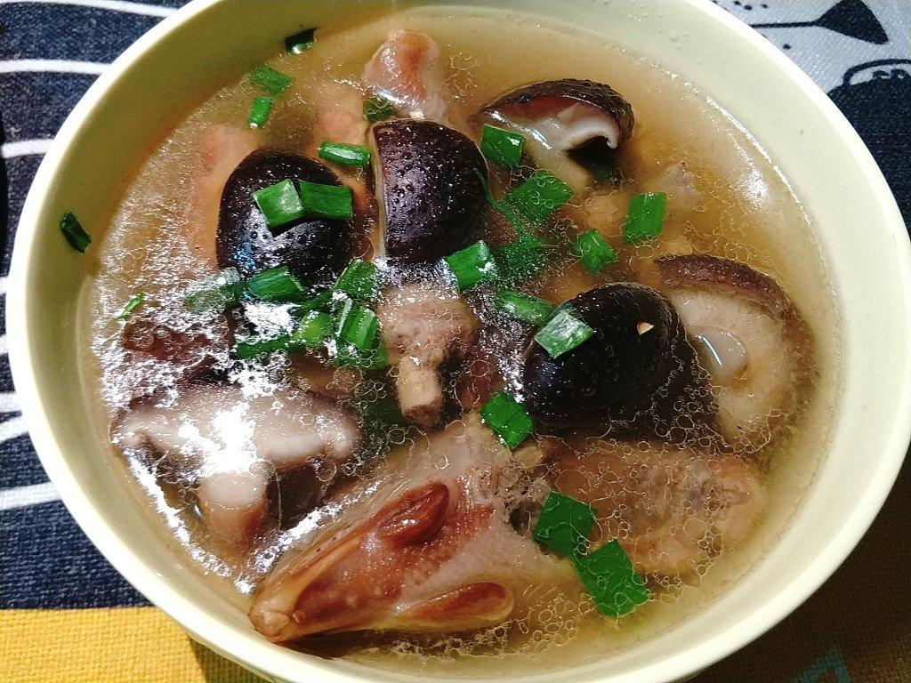 香菇炖鸡汤