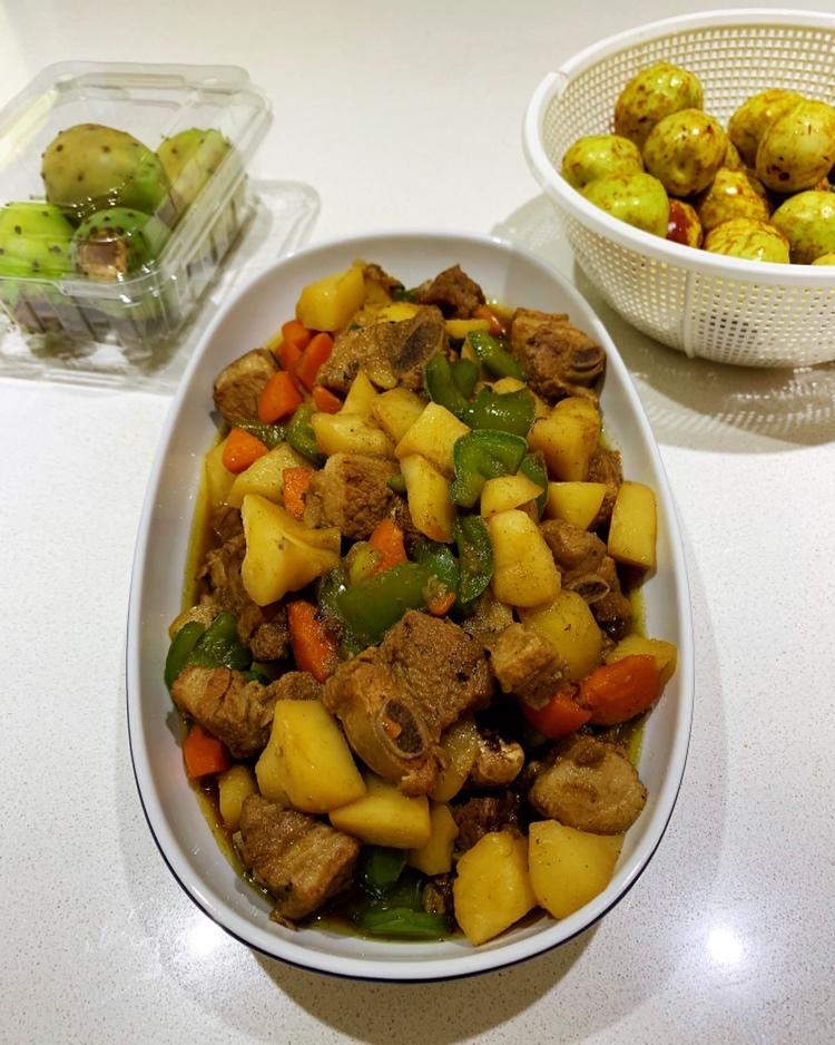 土豆炖排骨
