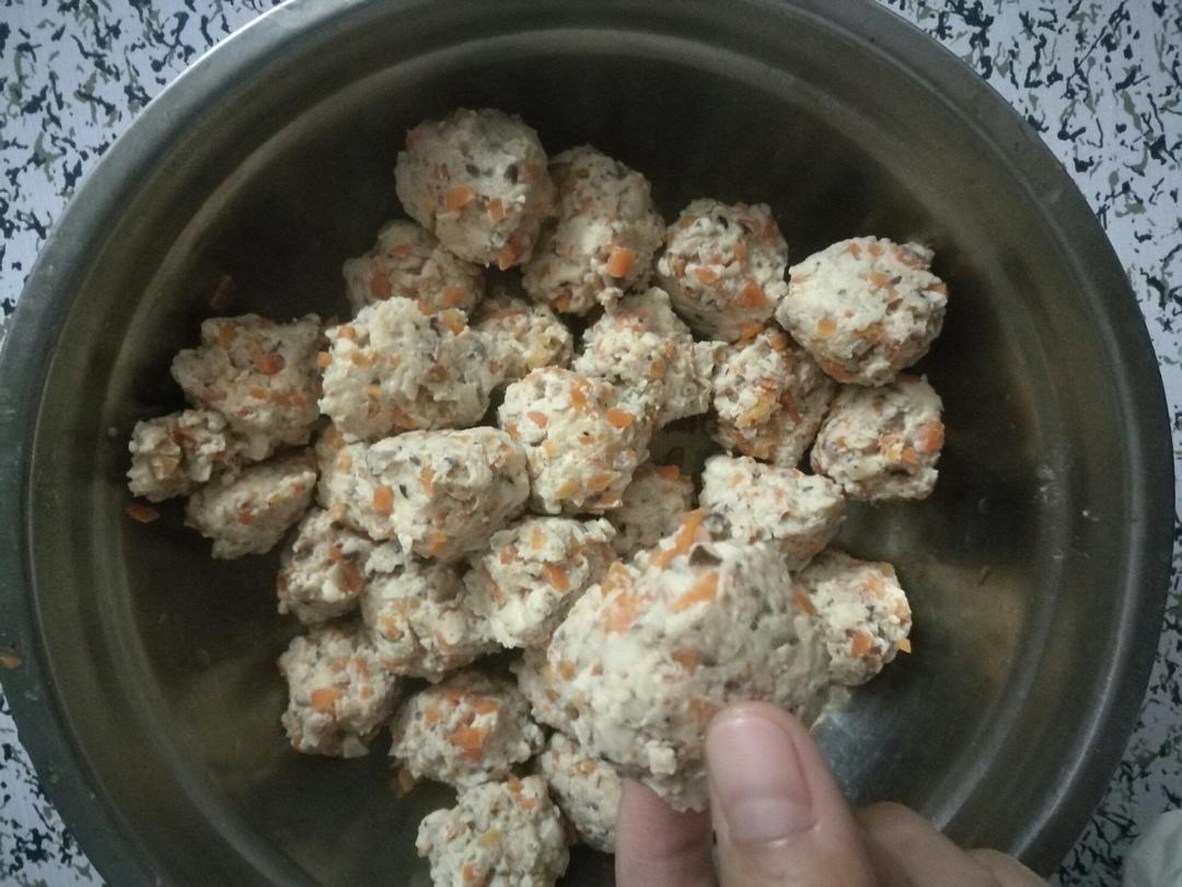 香菇胡萝卜鸡胸肉丸
