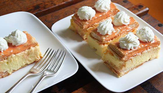 荷兰当地的拿破仑/千层酥 Tompouce/Tompoes