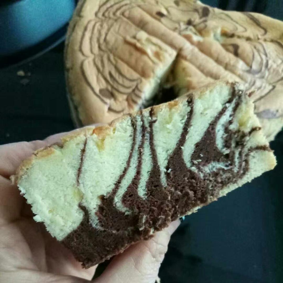 双色拉花戚风蛋糕