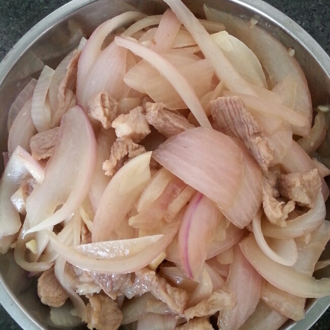 洋葱炒肉片