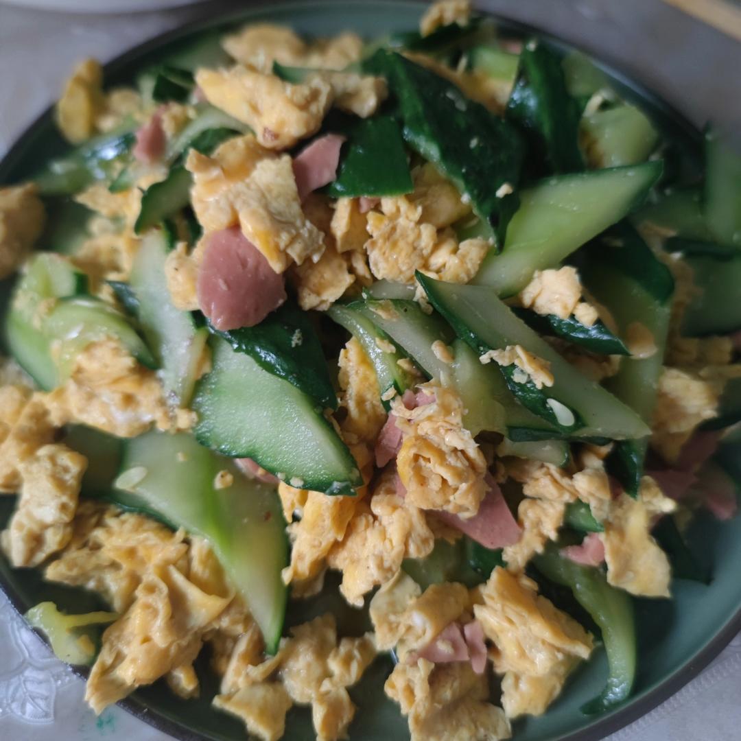 五分钟下饭菜黄瓜火腿炒鸡蛋