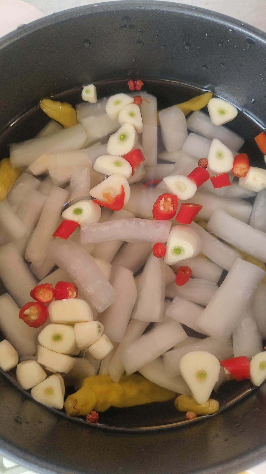 超开胃酸辣甜泡萝卜