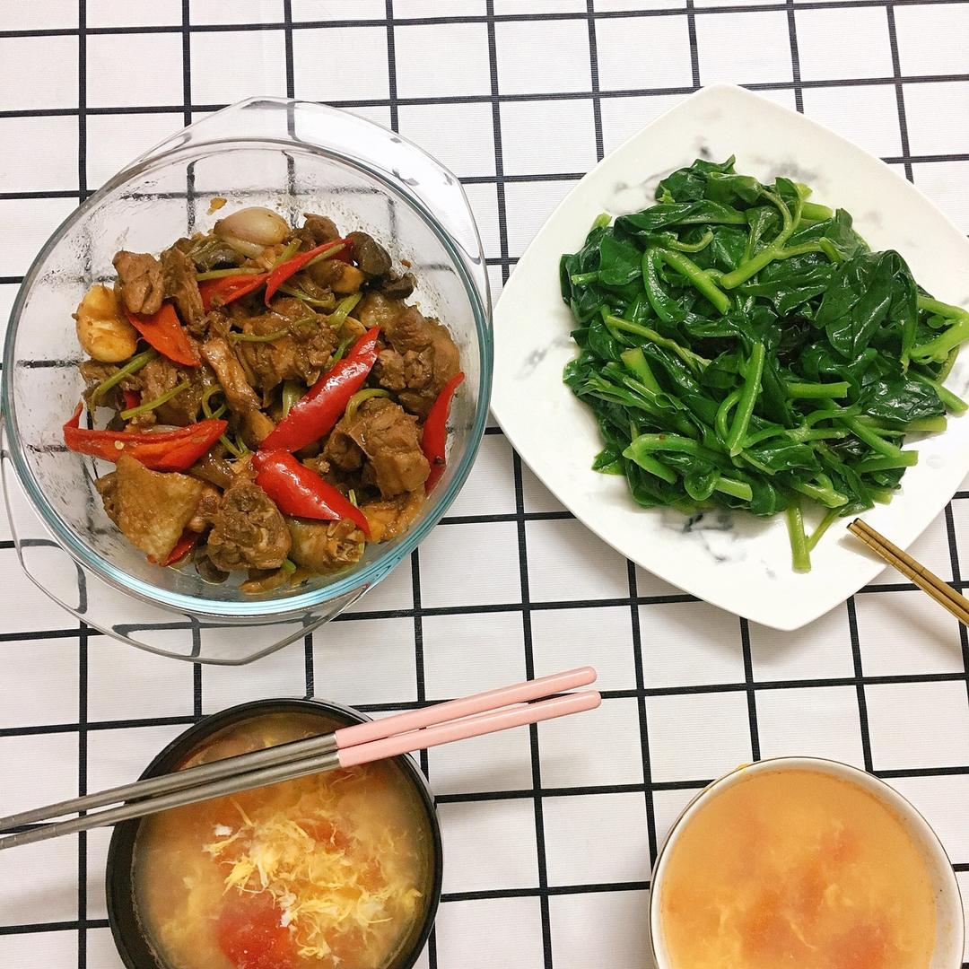 香气火爆口感滑嫩的啫啫滑鸡煲