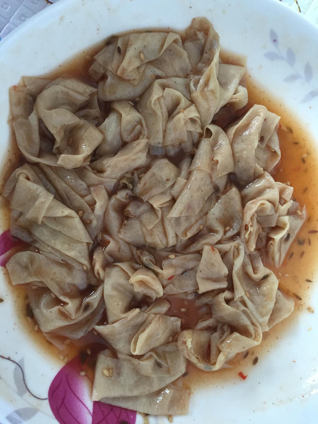 卤豆皮（本溪特色小吃）