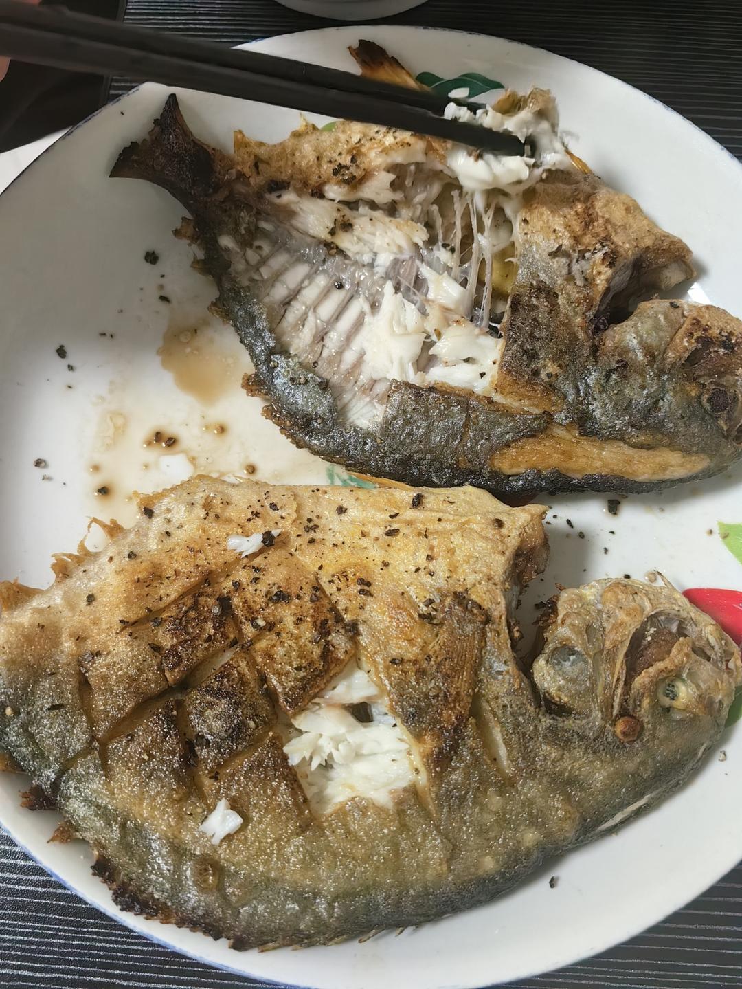 香煎金鲳鱼