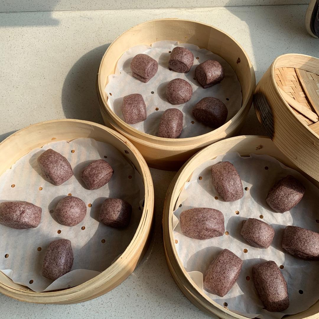 黑米粉刀切馒头