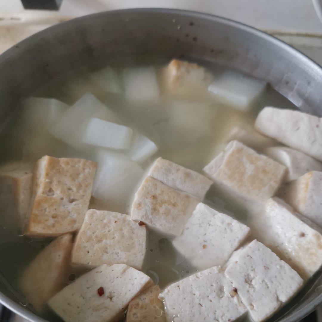 清清淡淡白萝卜豆腐汤（简易版）