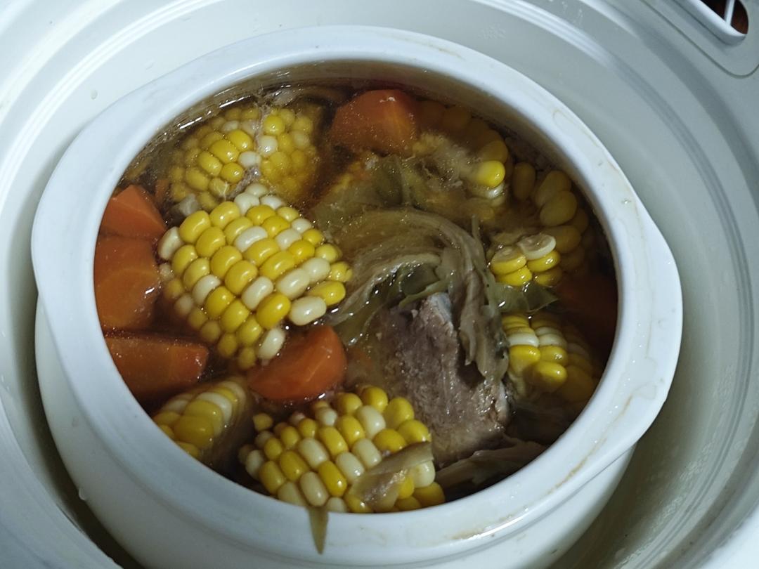 广式靓汤-霸王花玉米