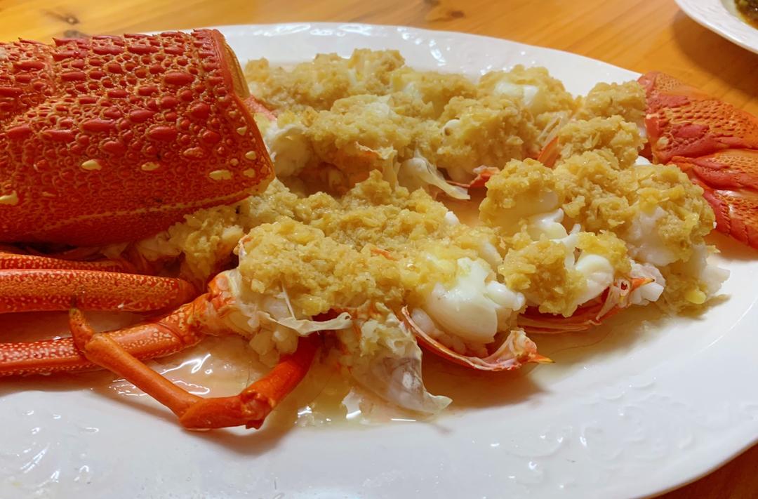 蔡家的小厨娘做的清蒸小澳龙