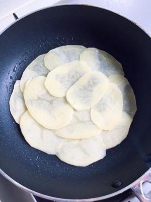 黄油土豆片薄煎饼的做法 步骤4